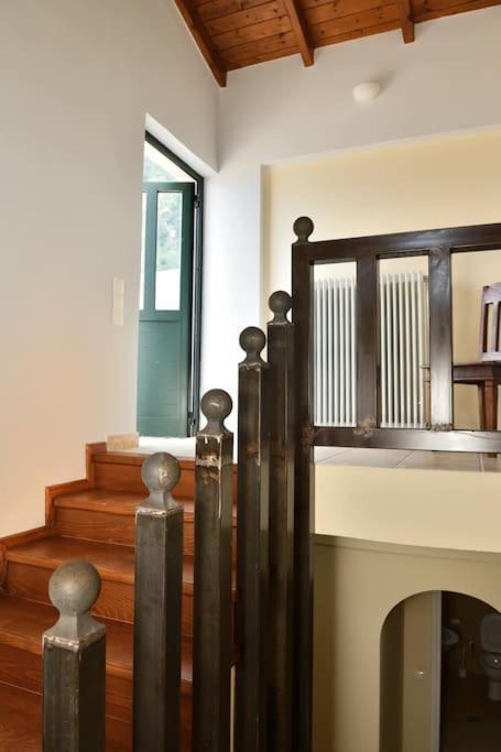 Sens De Dieu - Private Luxury Diakopto
