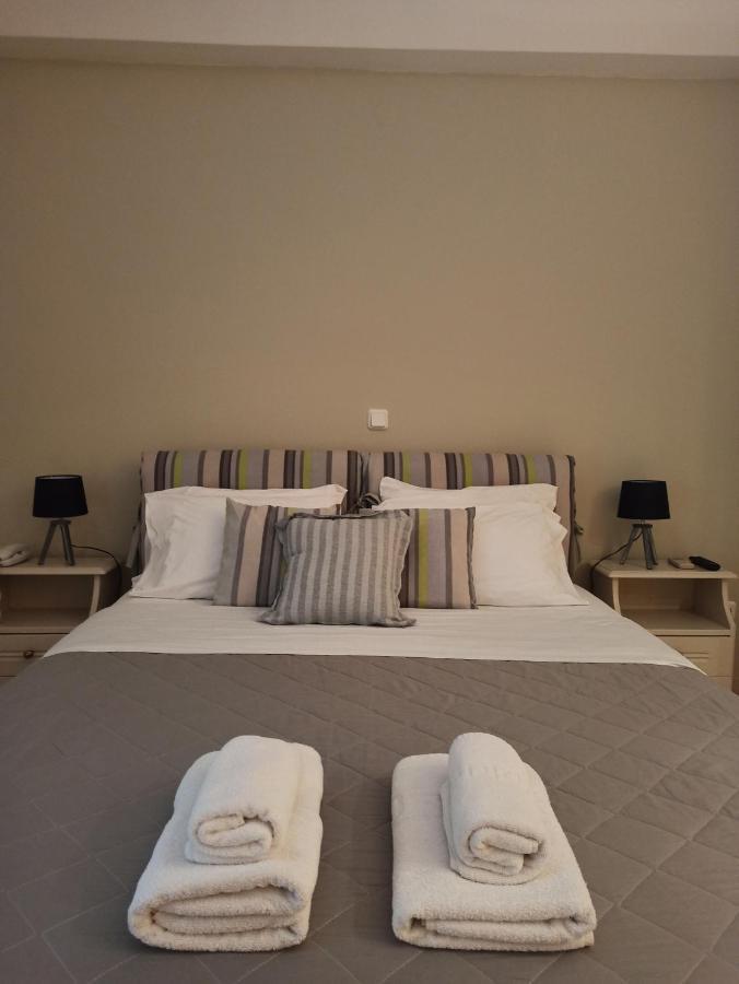 To Kastro Aparthotel