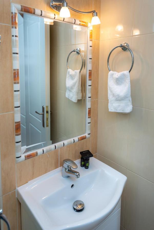 Modi Apartment Xiropigado