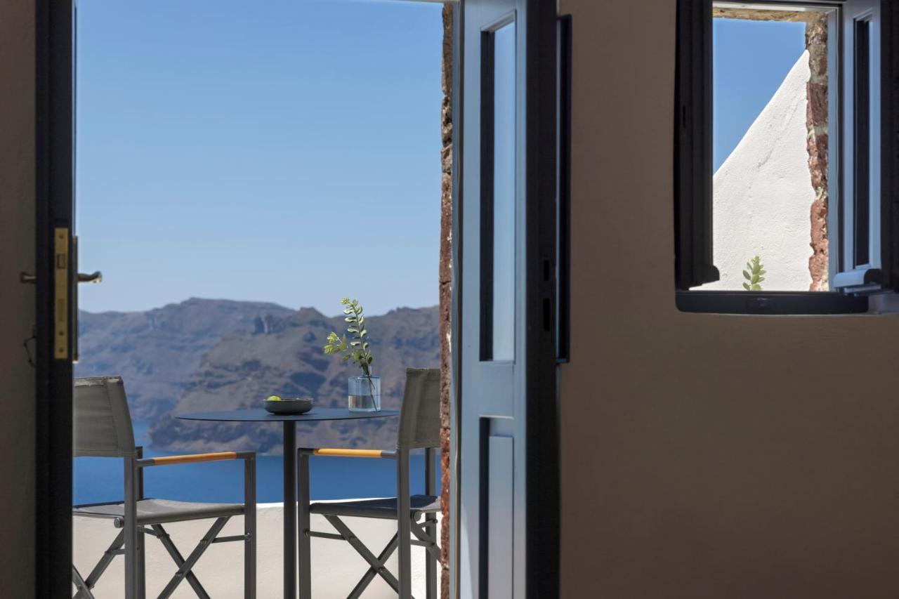 Bluedome Cavehouses By Otium * Oia (Santorini)
