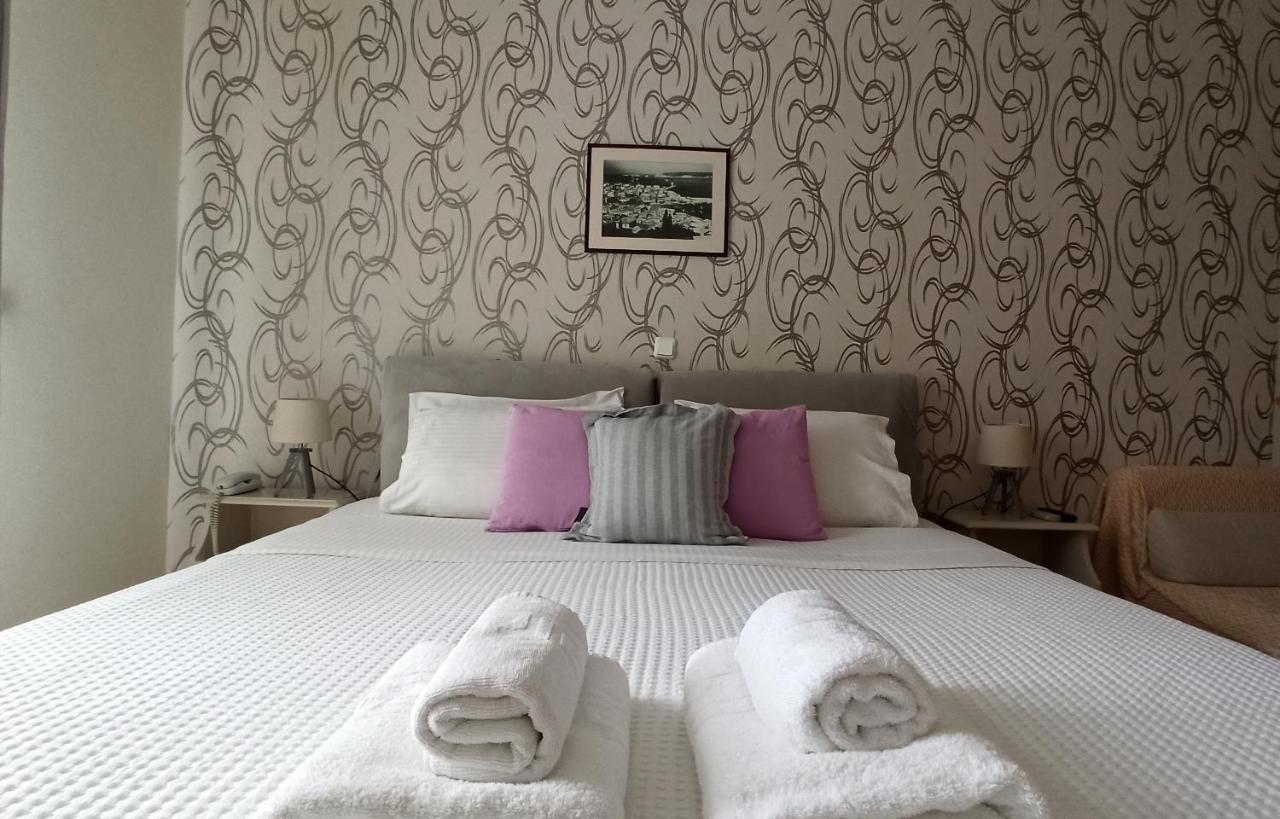 To Kastro Aparthotel