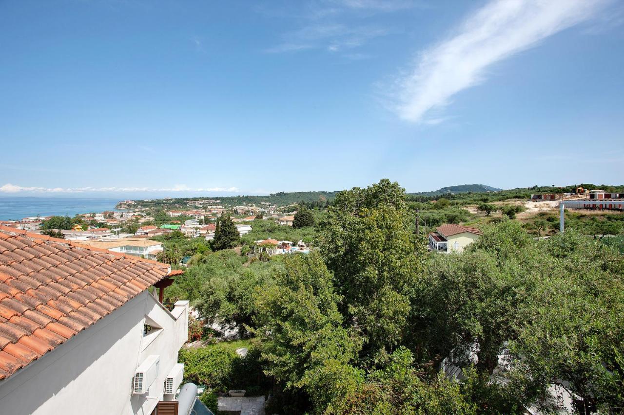 Yiannis 6