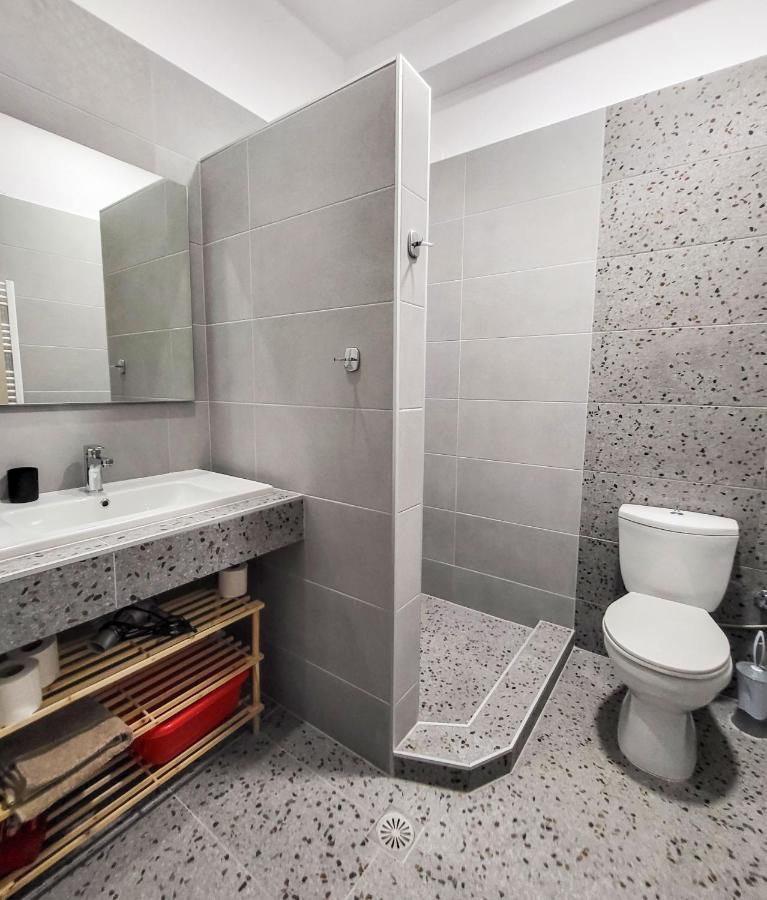Varka Apartment *