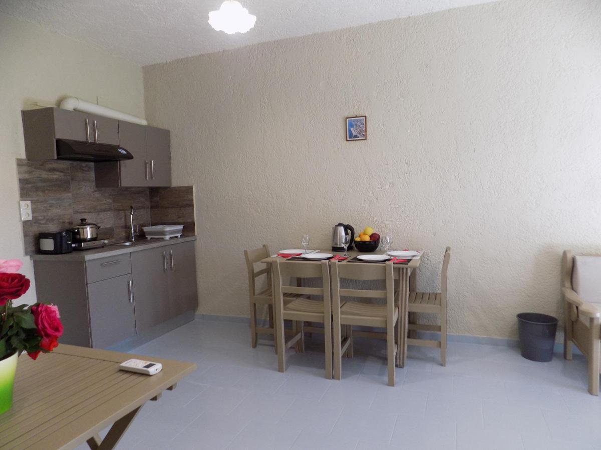 Afrodite Spacious Apartments! Agia Efimia