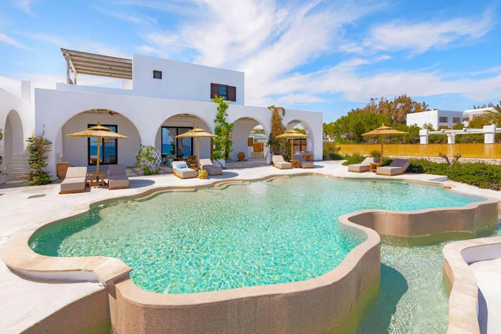 Villa Beachfront Crystalia