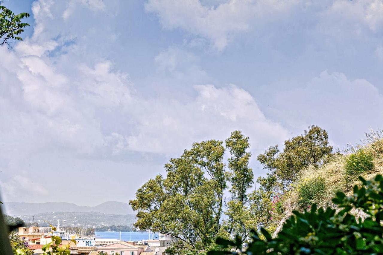 Ionian Citizen * Corfu (city)