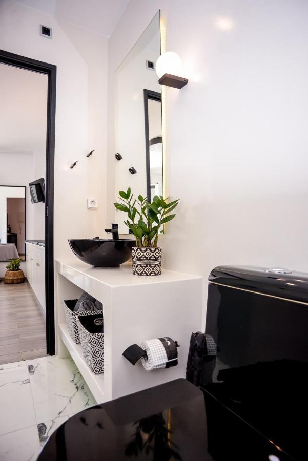 A & B Minimal With Sea View In Apartment *