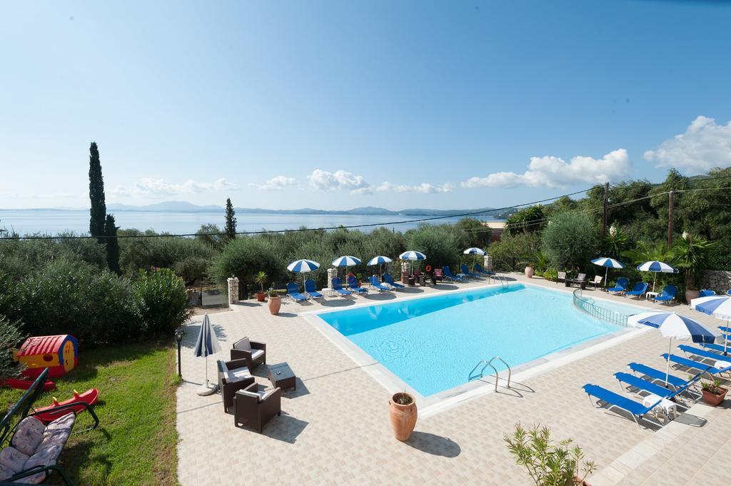 Aparthotel Crystal Blue Hotel,