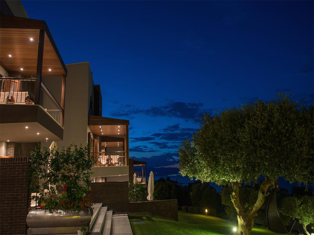 Athos - Luxury Seaside Komitsa