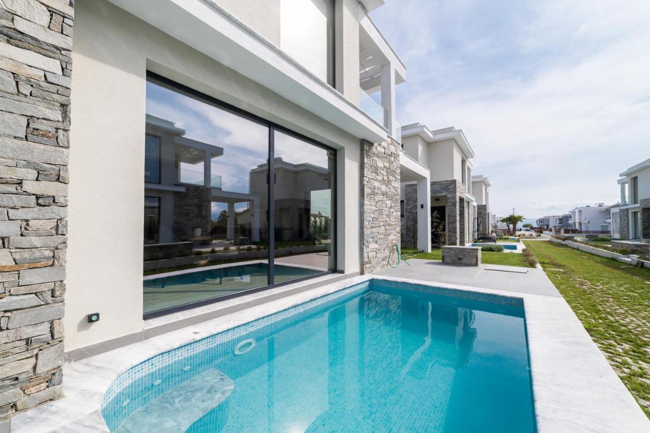 Thalassa & Thalassa Prive Residential Complex Apartment Ofrinion