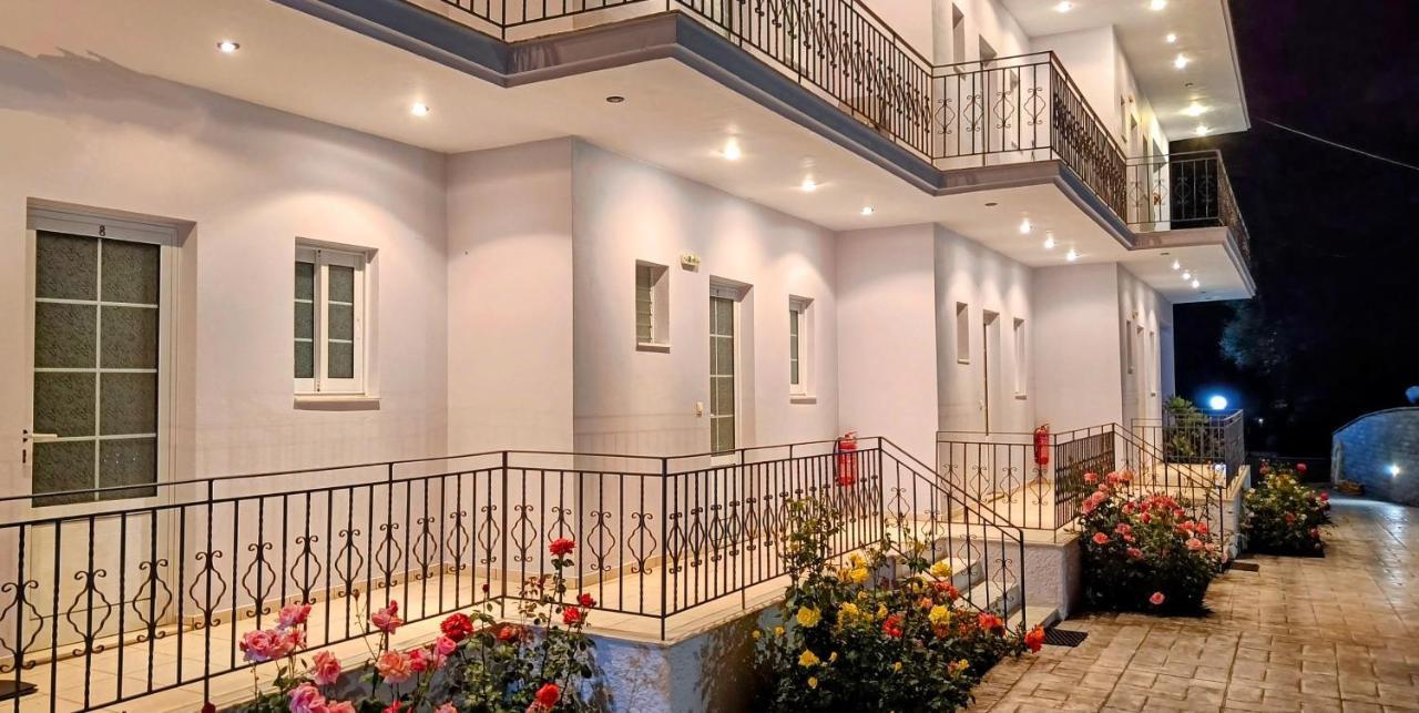 Petros Valtos Apartment Parga