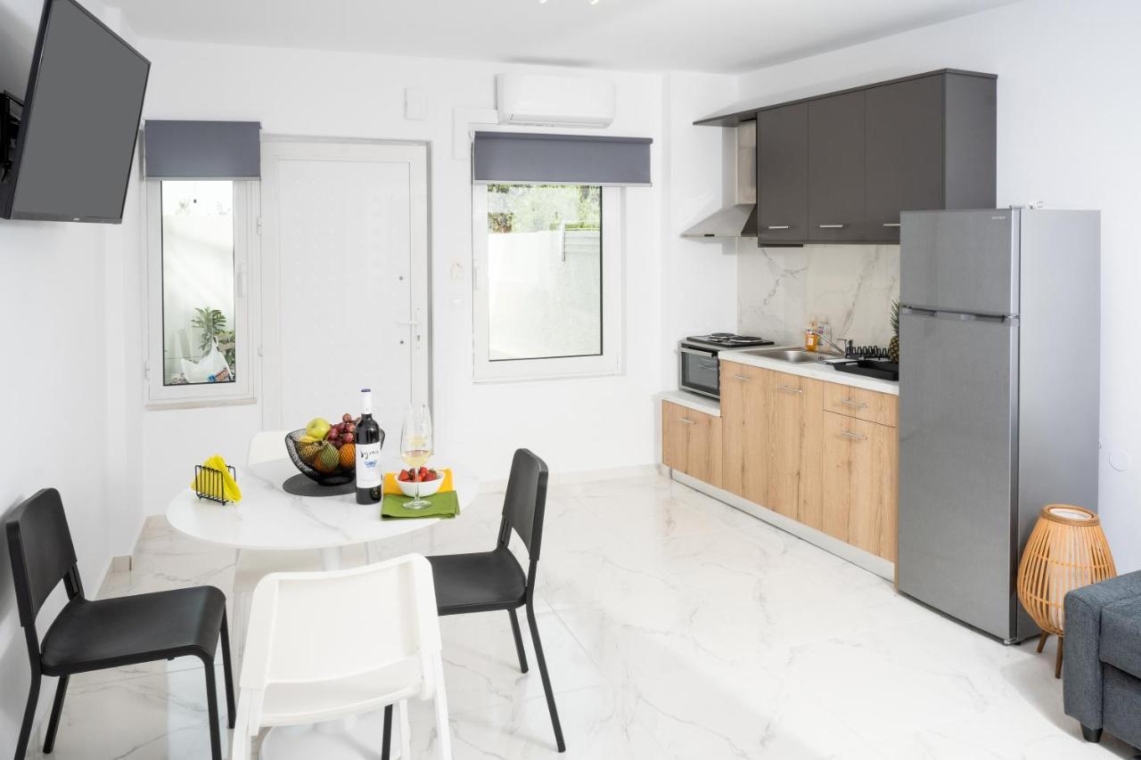 Apartment Athinais *