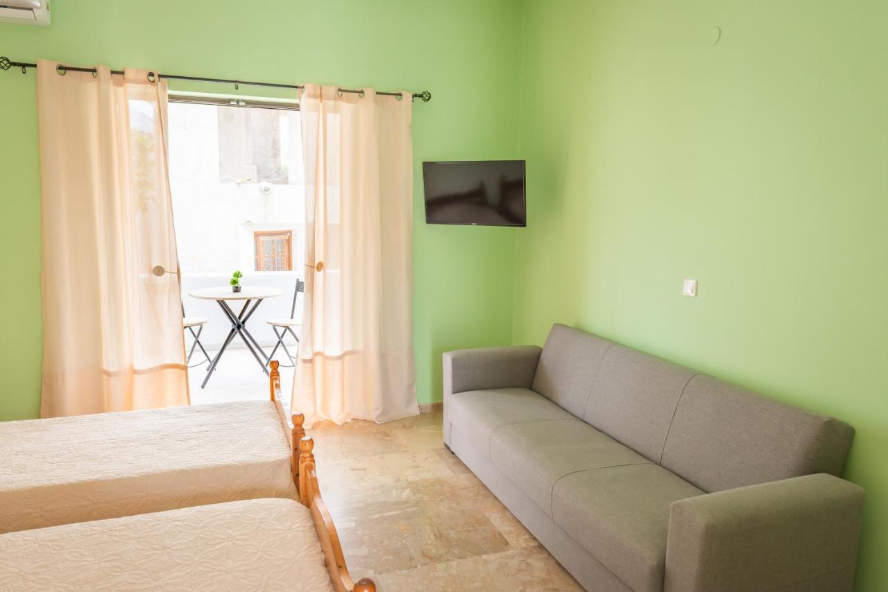 Aristotelis Apartment *
