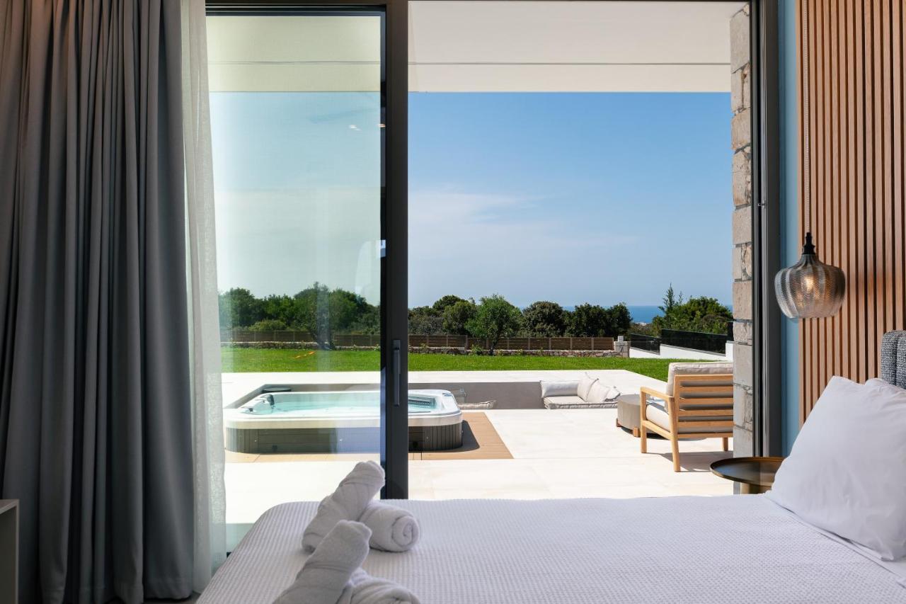 Cresto Iconic Villa, With Heated Whirlpool, By Thinkvilla Angeliana (Crete)