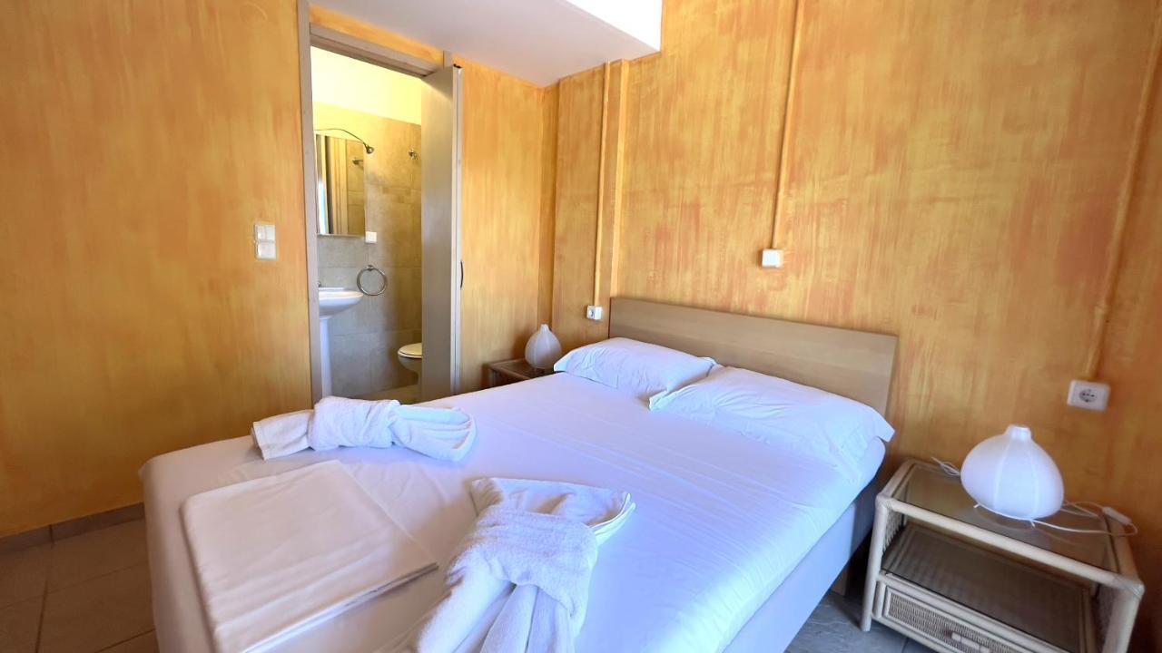 Villa Azure & *