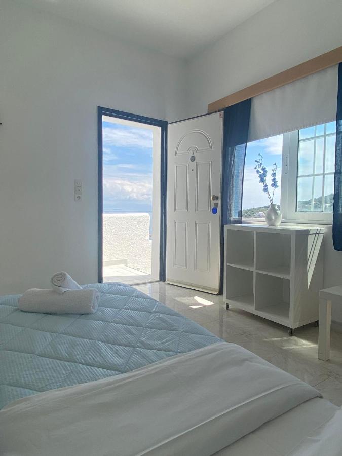 Blue Dolphin Studios And Aparthotel