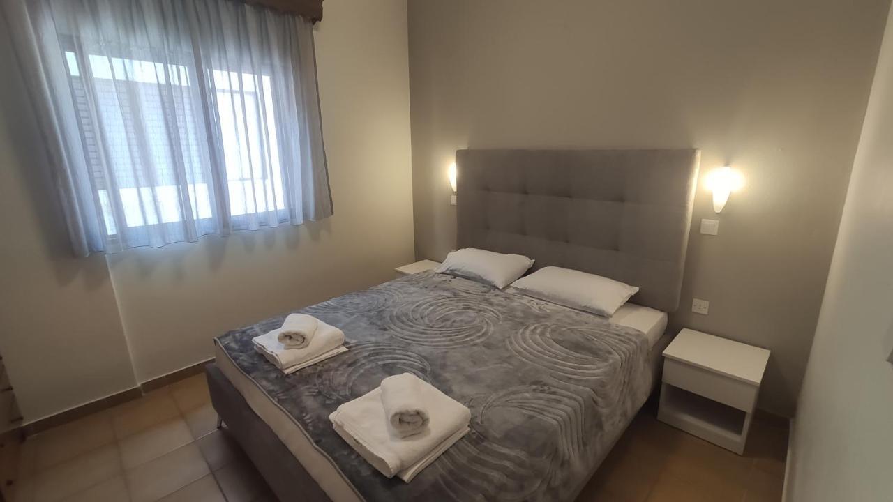 Erofili * Pefkochori