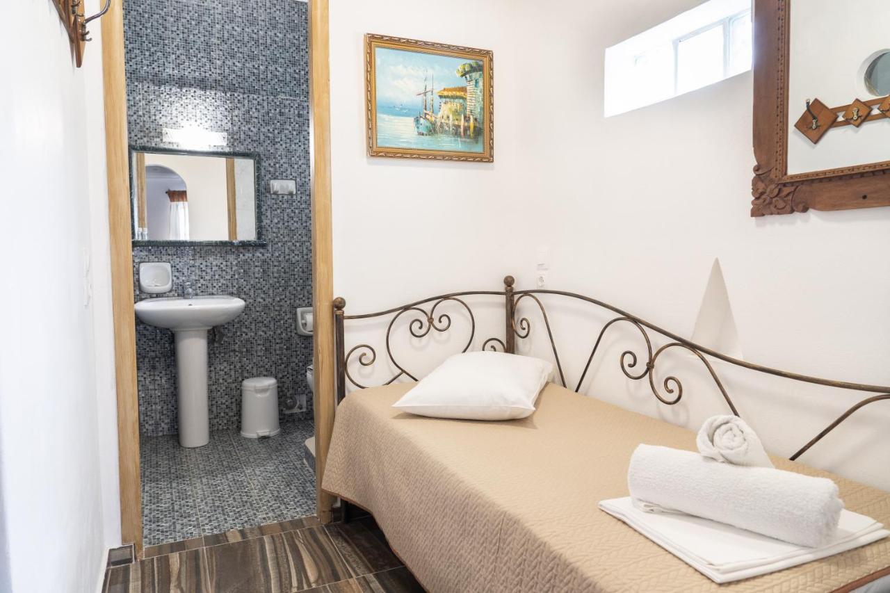 Guest house Alexandros By The - Serifos Livadakia