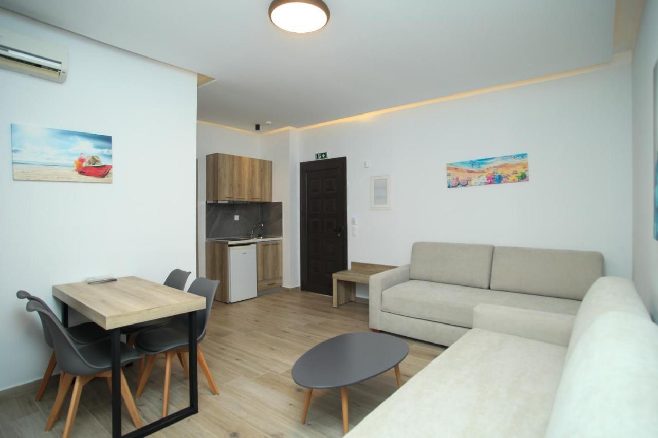 Aparthotel Naias 3*