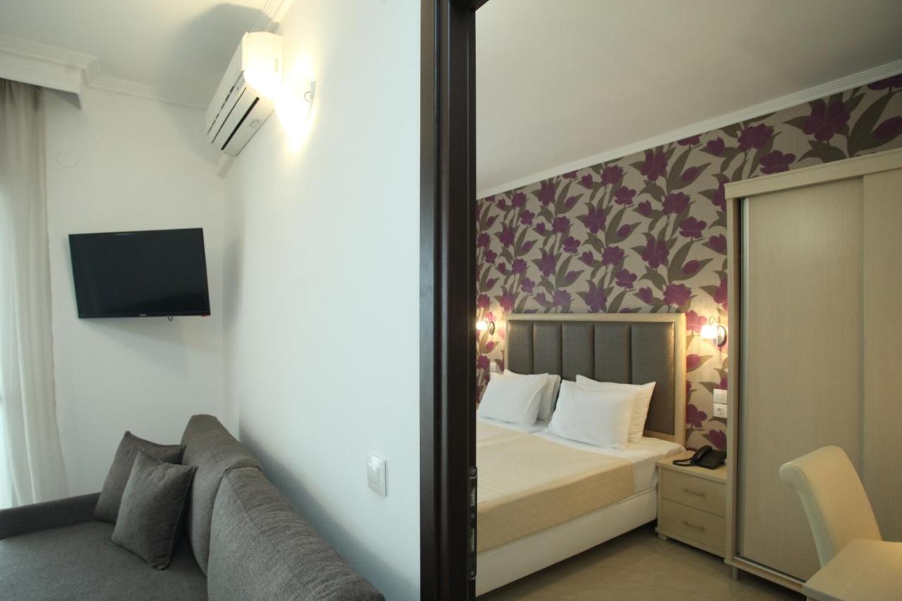 Aparthotel Naias