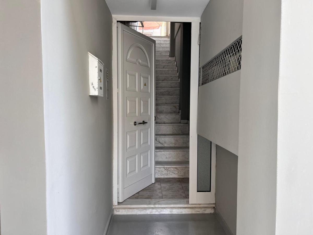 On Main Pedestrian Street With View Apartment *