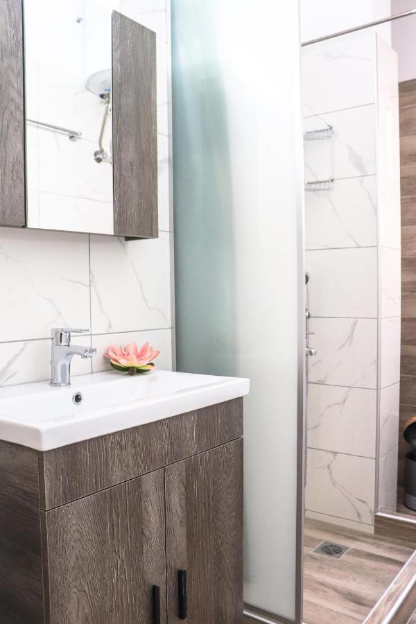 Apartment Coastal On The Pedestrian Road Paralia Akratas