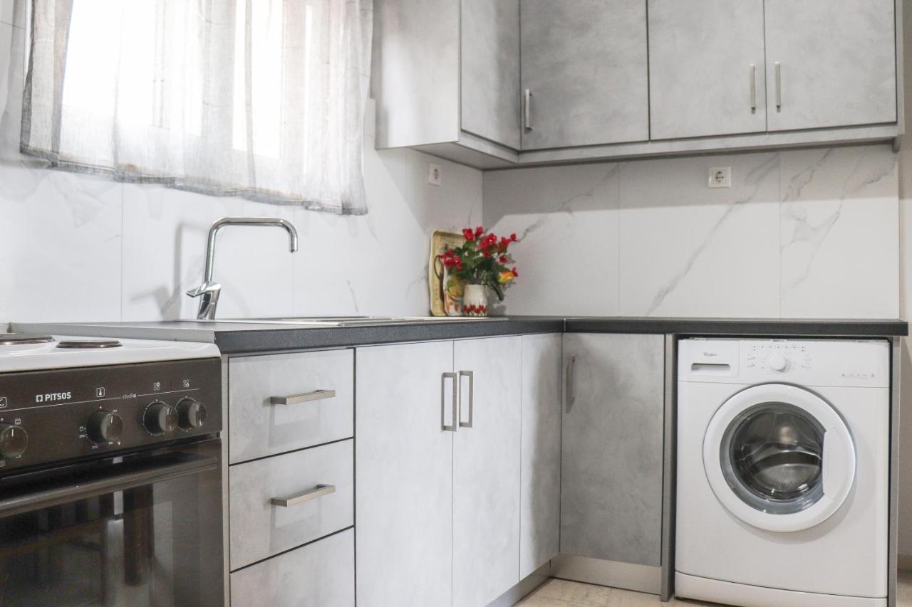 Coastal On The Pedestrian Road Apartment Paralia Akratas