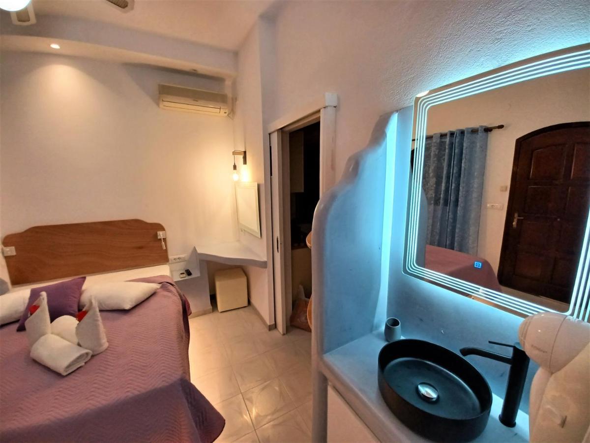 Guest house Evelina Pension: Diverse Near Black Perissa (Santorini)