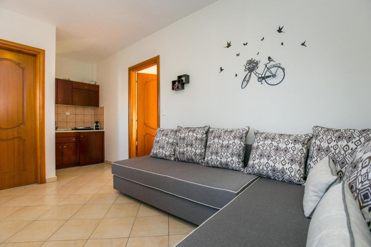 Lina Apartment *