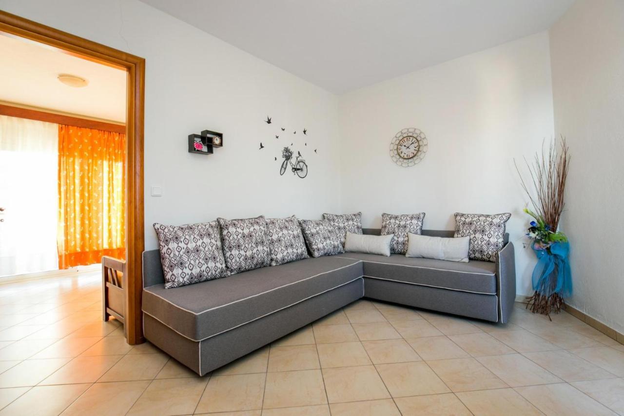 Apartment Lina
