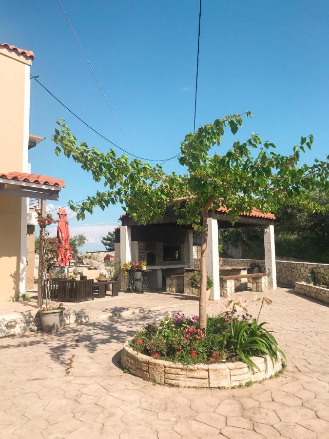 Villeta Nikol “νηνεμία”