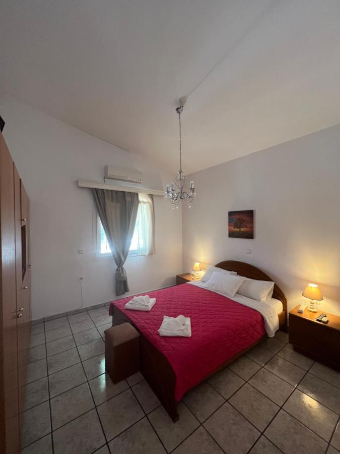 Spyros Aronis Apartment *