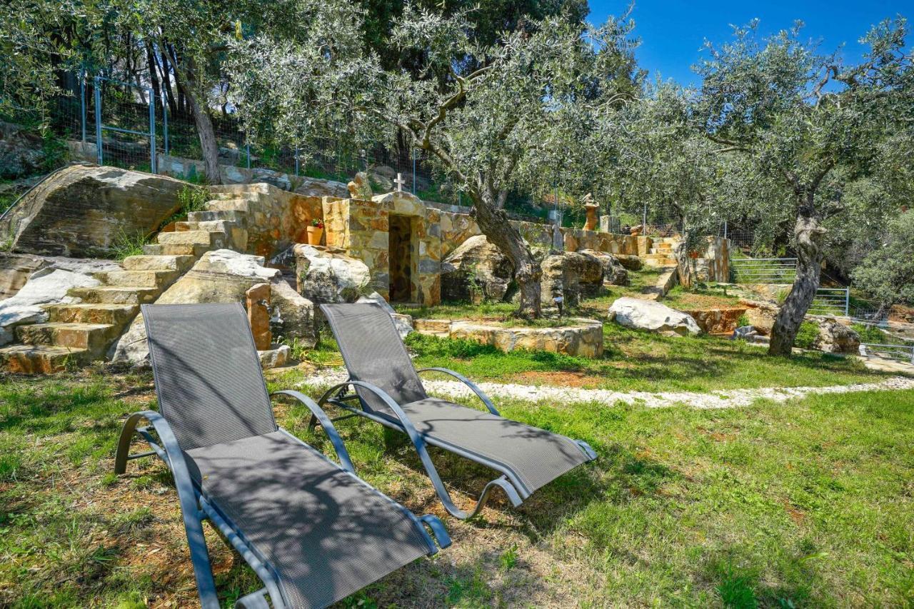 Lithos Villa