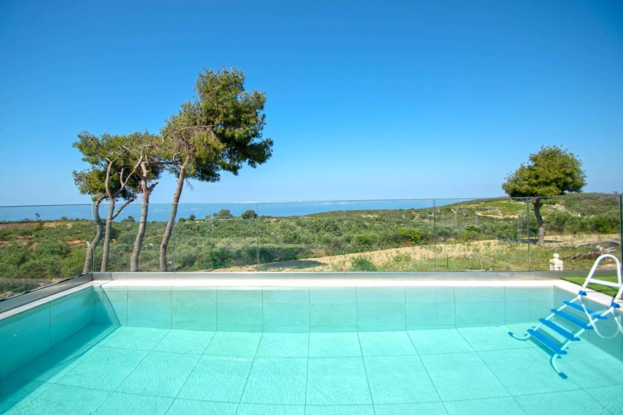 Villa Pefki *