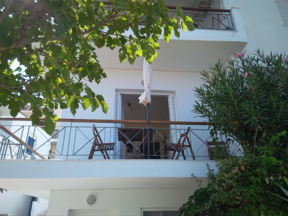 Armenistis Apartment *