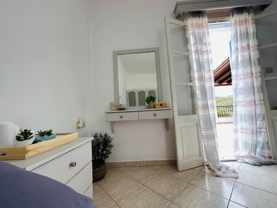 Apartment Your Perfect Escape In Emporios! *
