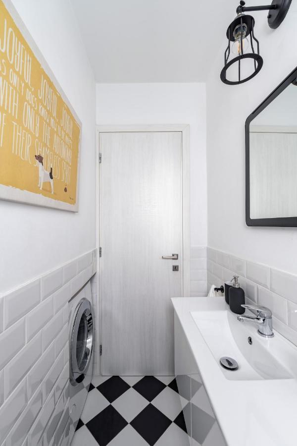 The Black Marble - Sea View, 2br, 2ba By Bnc Apartment Athens
