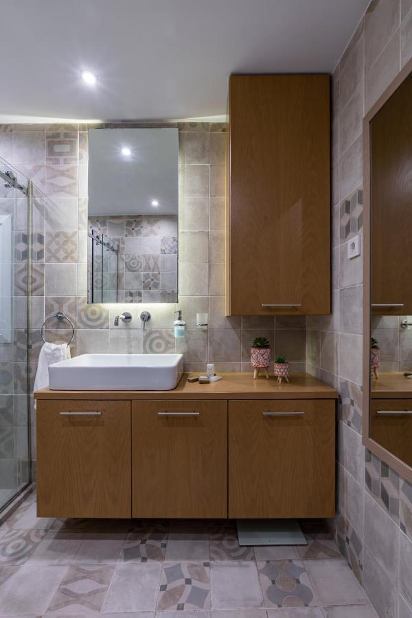 Apartment The Black Marble - Sea View, 2br, 2ba By Bnc Athens