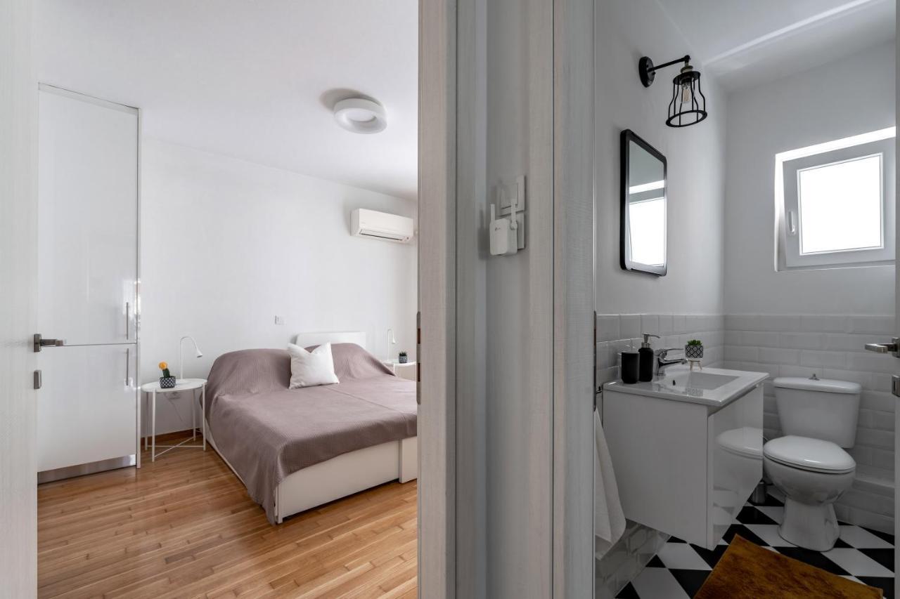 The Black Marble - Sea View, 2br, 2ba By Bnc *