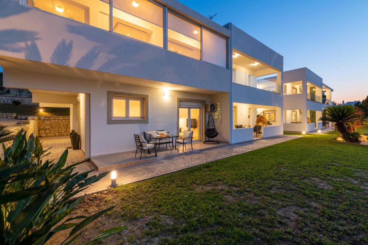 Island Hills Apartment *