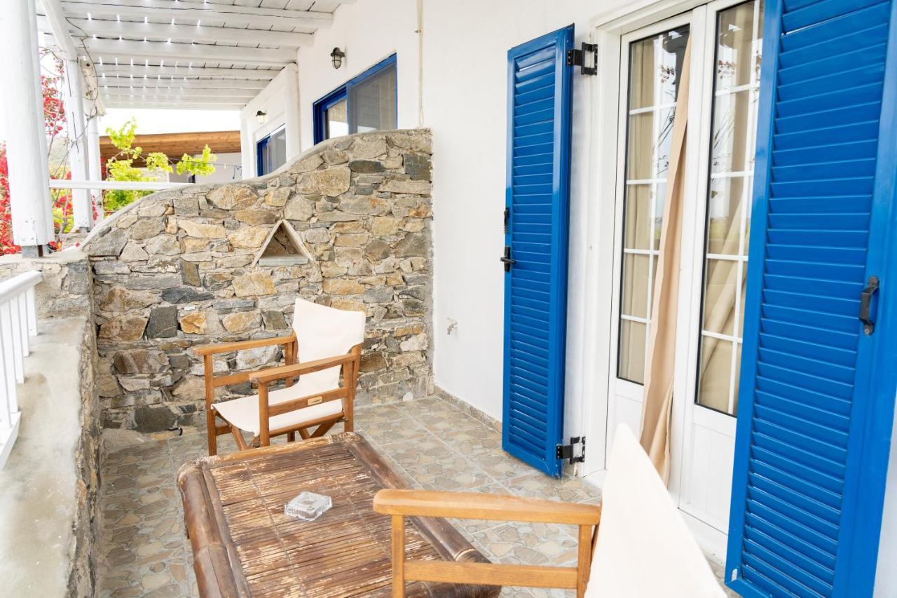 Alexandros By The - Serifos Guest house Livadakia