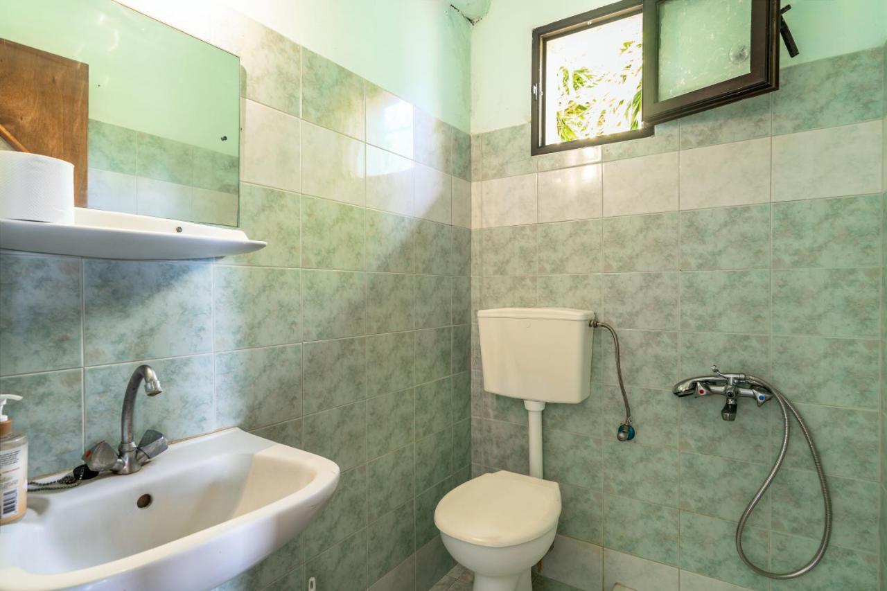 Vangelis 1 Apartment