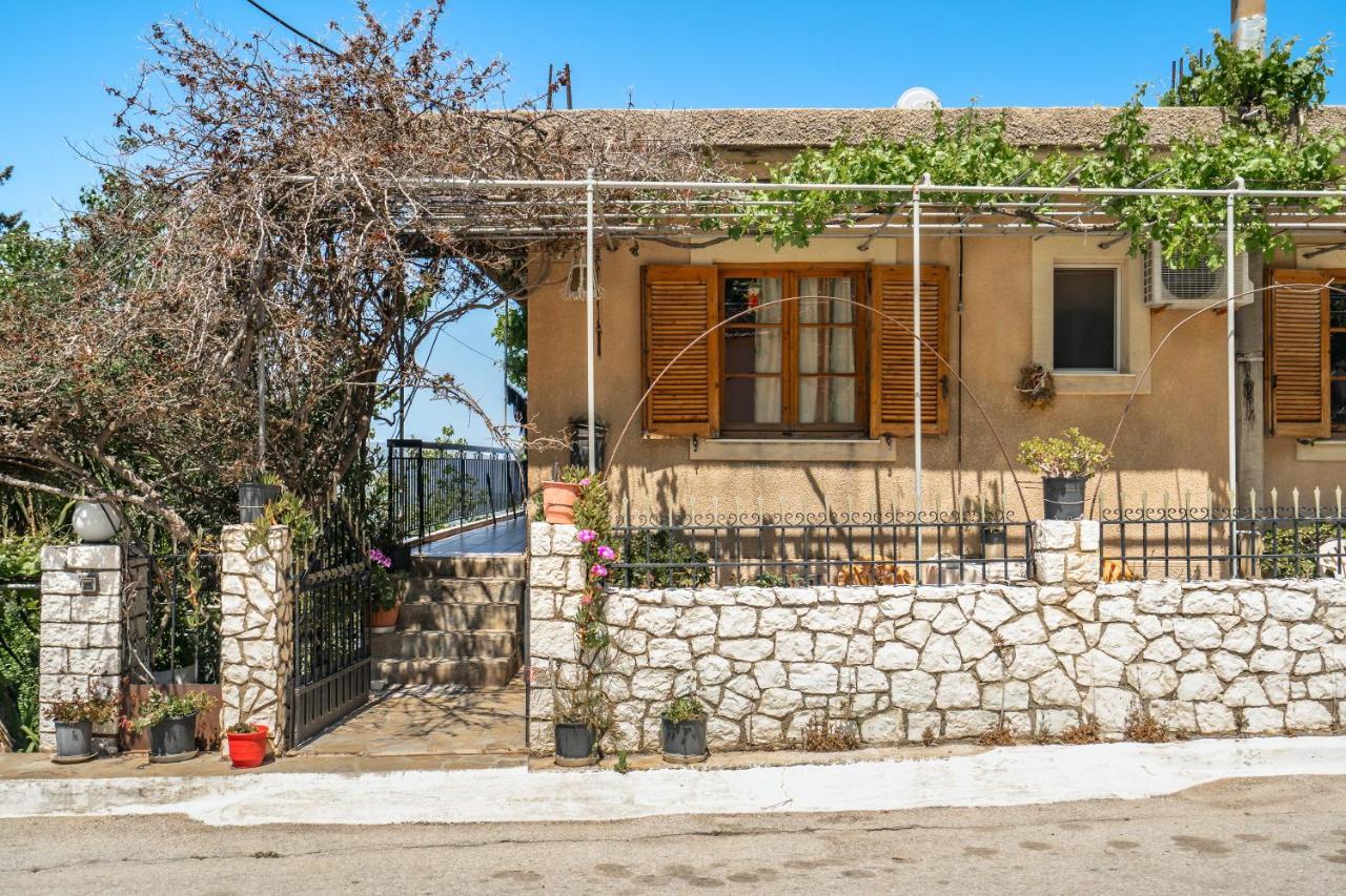 Vangelis 1 Apartment Angon