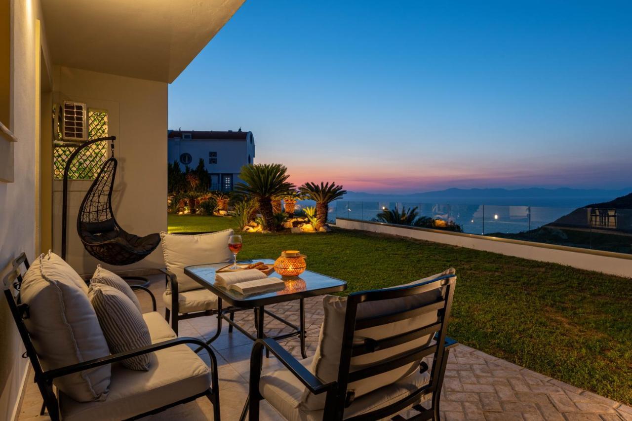 Island Hills Apartment