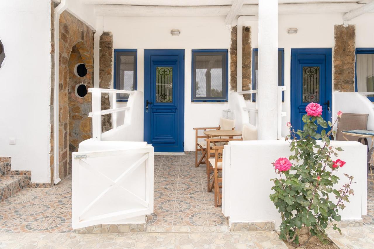 Alexandros By The - Serifos
