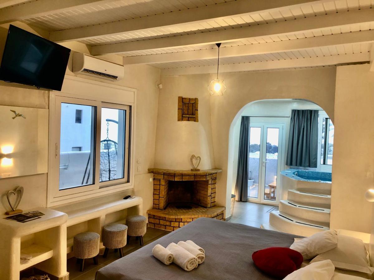 The Muses Of Santorini Private Jacuzzi Apartment
