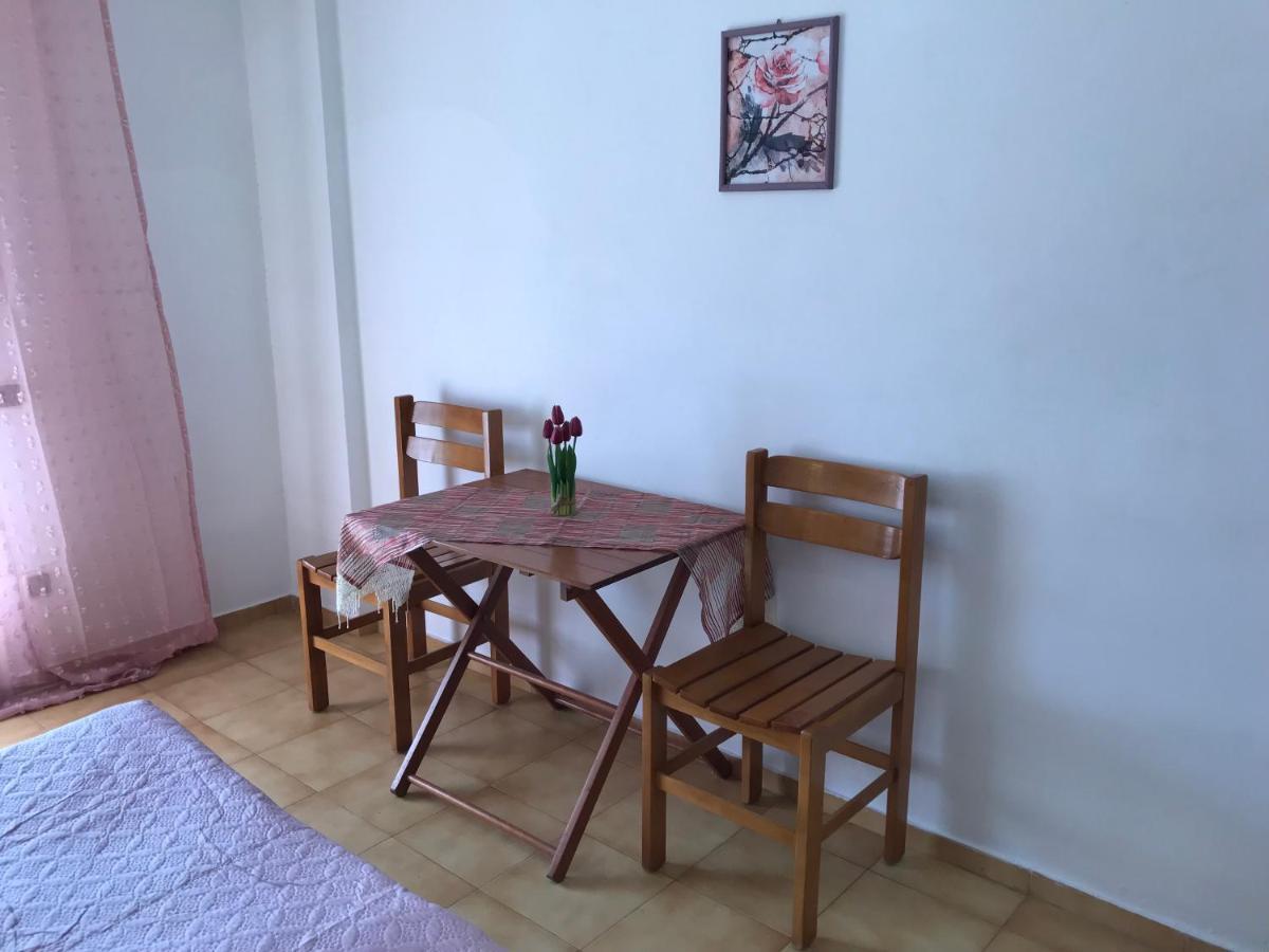 Dionysos Aparthotel 2*