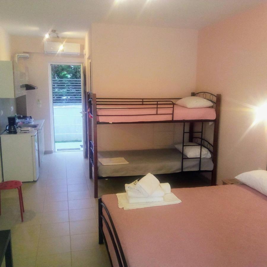 Aparthotel Persefoni & Mezonetes 3*