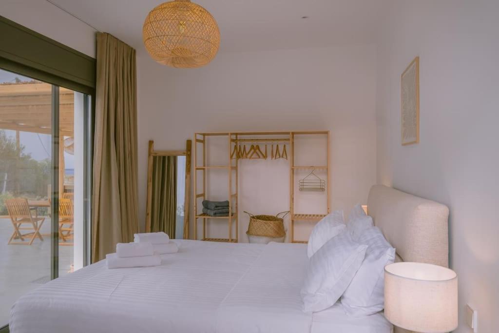 Villa Lemon Hill / Landmark Hosting Finikounta