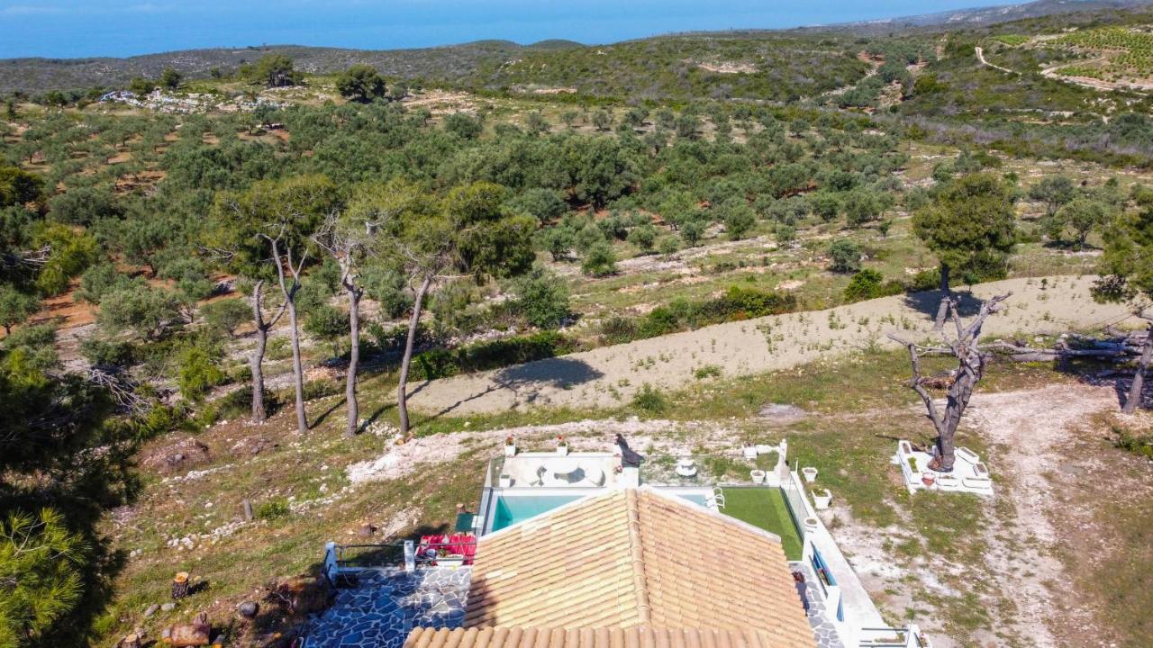 Pefki Villa *